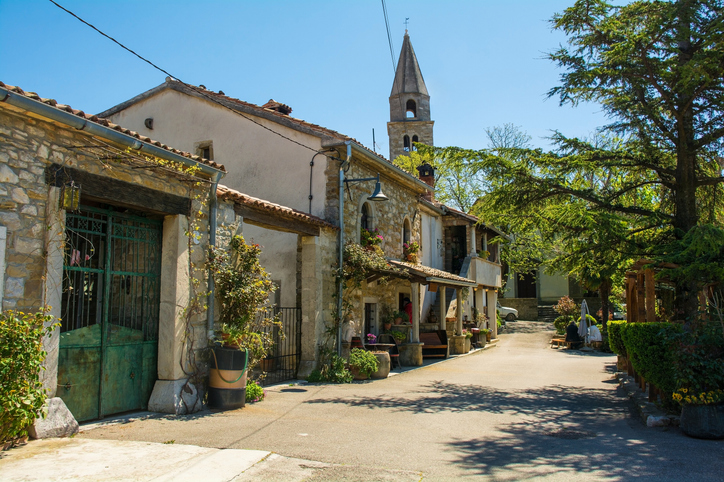 Things to do in Croatia - the hilltop village of Groznjan